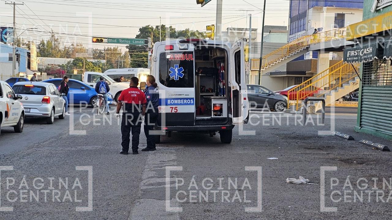 Choque entre camionetas en Torres Landa y Pradera deja una transeúnte lesionada