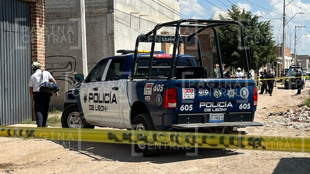 Asesinan a balazos a un hombre en un terreno baldío de Lomas de Medina
