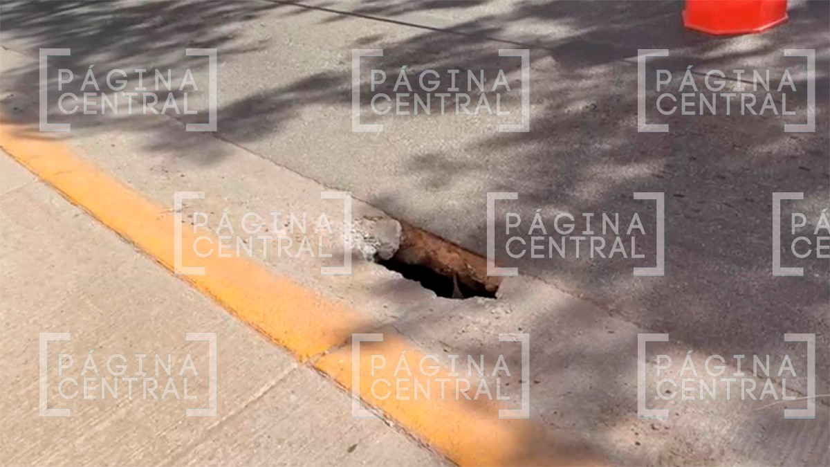 ¡Toma tus precauciones! Reportan la aparición de un socavón en este bulevar de León