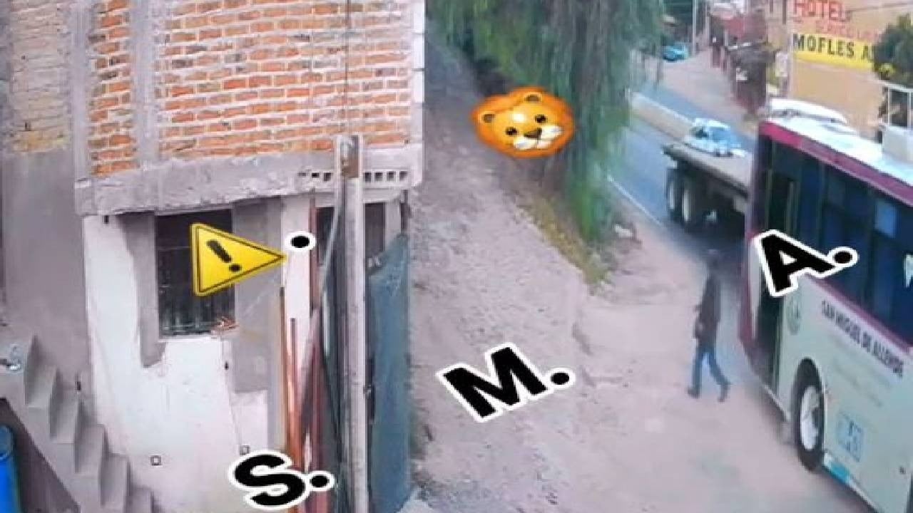 Revelan otros VIDEOS de tráiler sin frenos; se baja pasajero y tráiler le cae encima