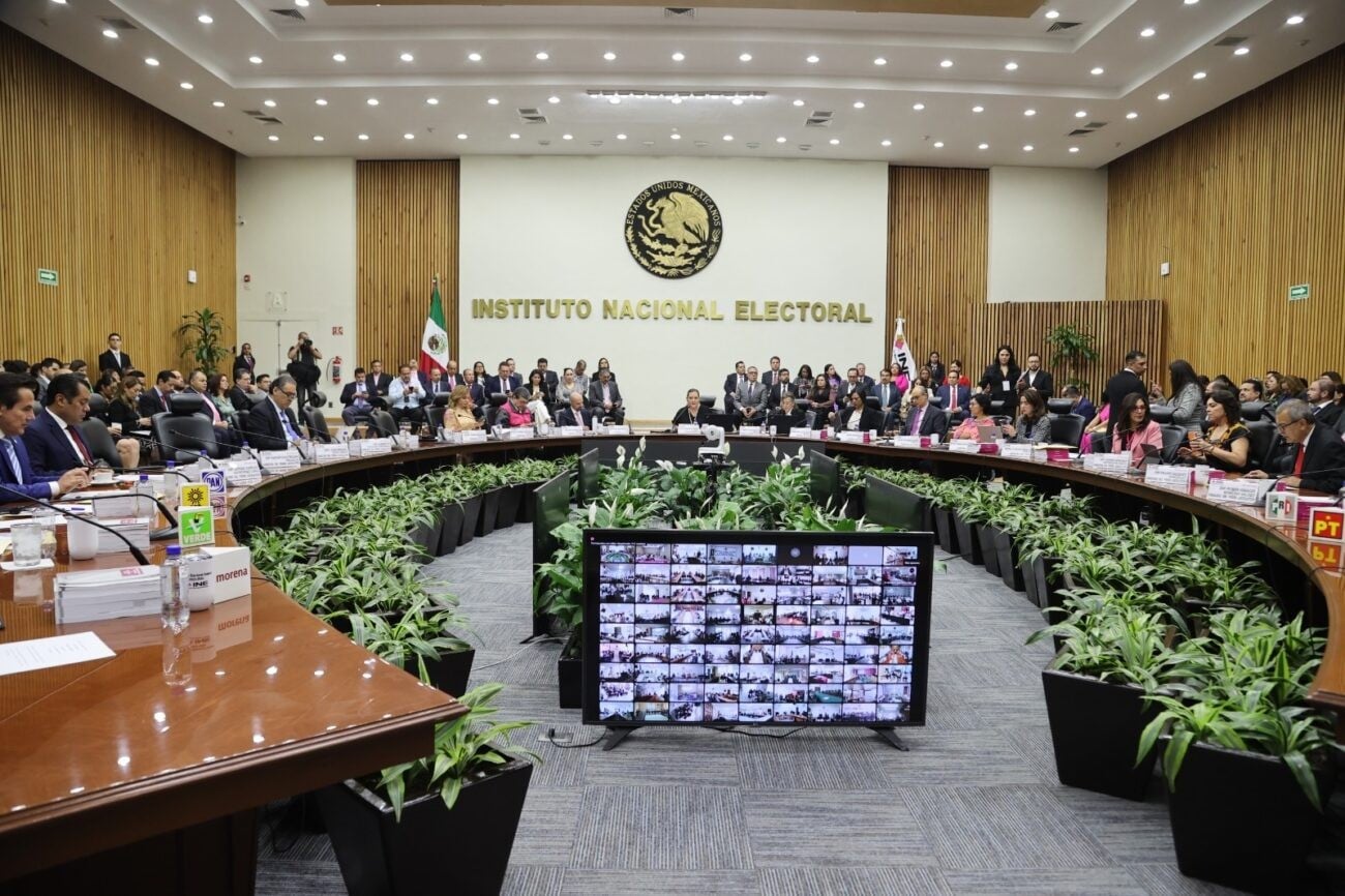 Frena INE elección del PJ; Sheinbaum los apresura