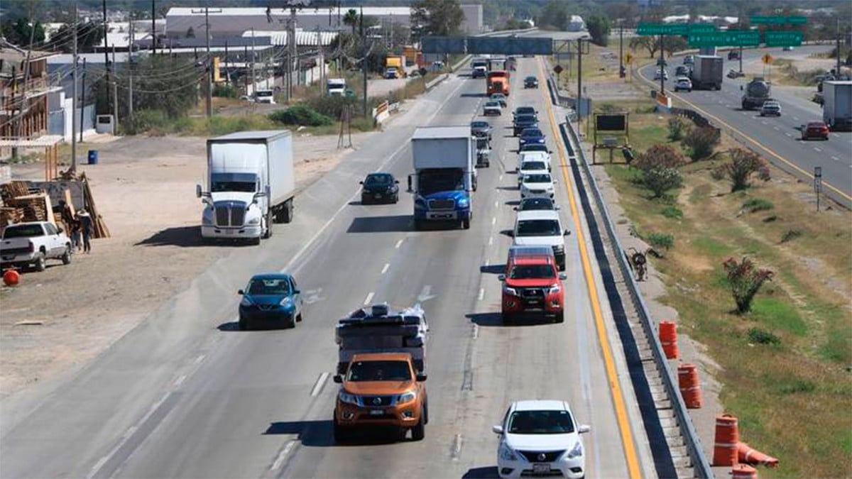 Empresarios camuflan sus camionetas para evitar asaltos carreteros
