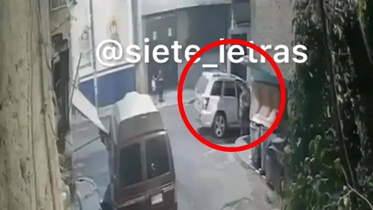 VIDEO Captan cuando comando arriba a una calle y abren fuego contra todos los presentes