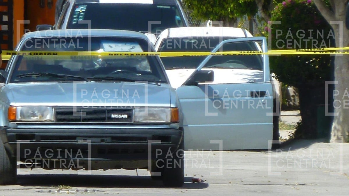 Dos hombres iban en un auto en Colinas del Carmen cuando sicarios les disparan; uno murió