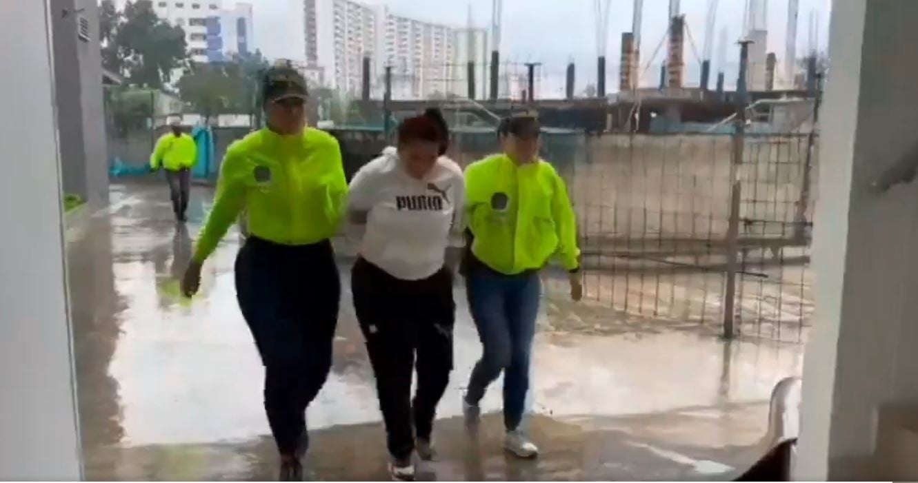 VIDEO Justo en momentos íntimos fue detenida ‘La Reina’, autora de peliculesco asalto