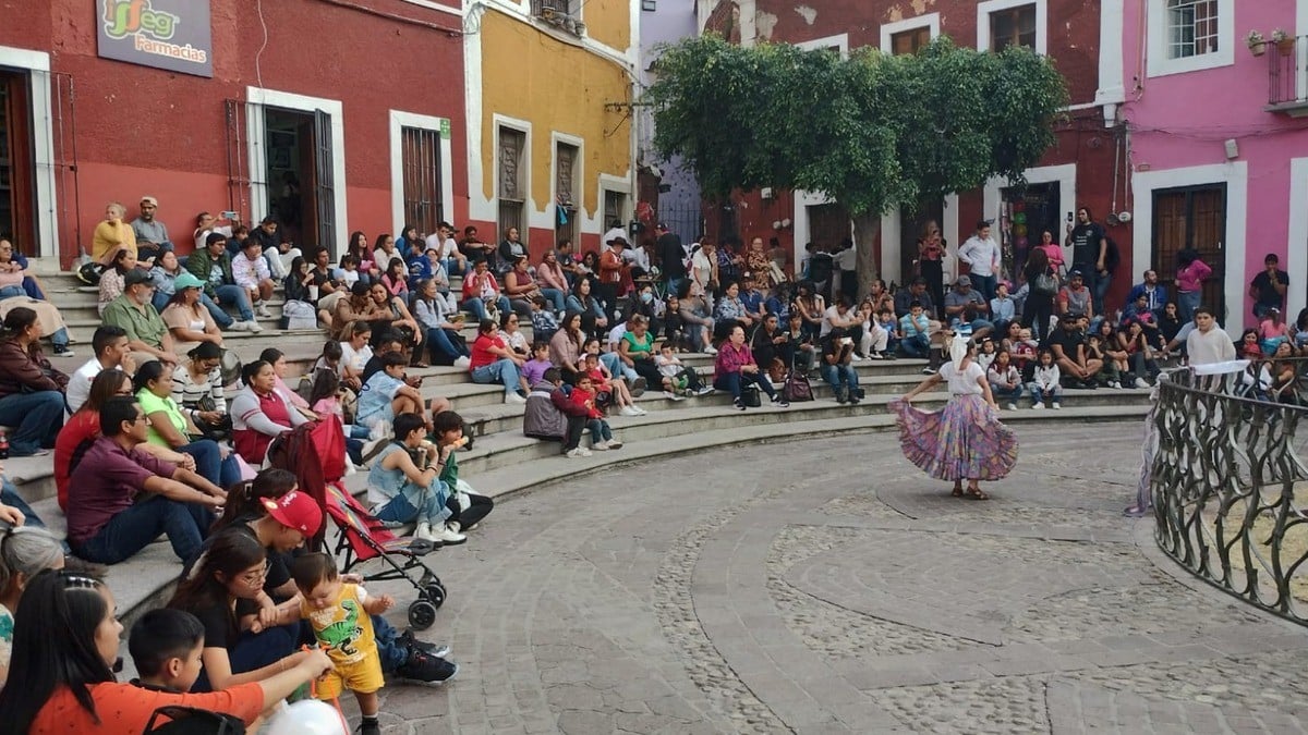 Tras baja afluencia en Cervantino, alcaldesa llama a pensar en eventos para los jóvenes