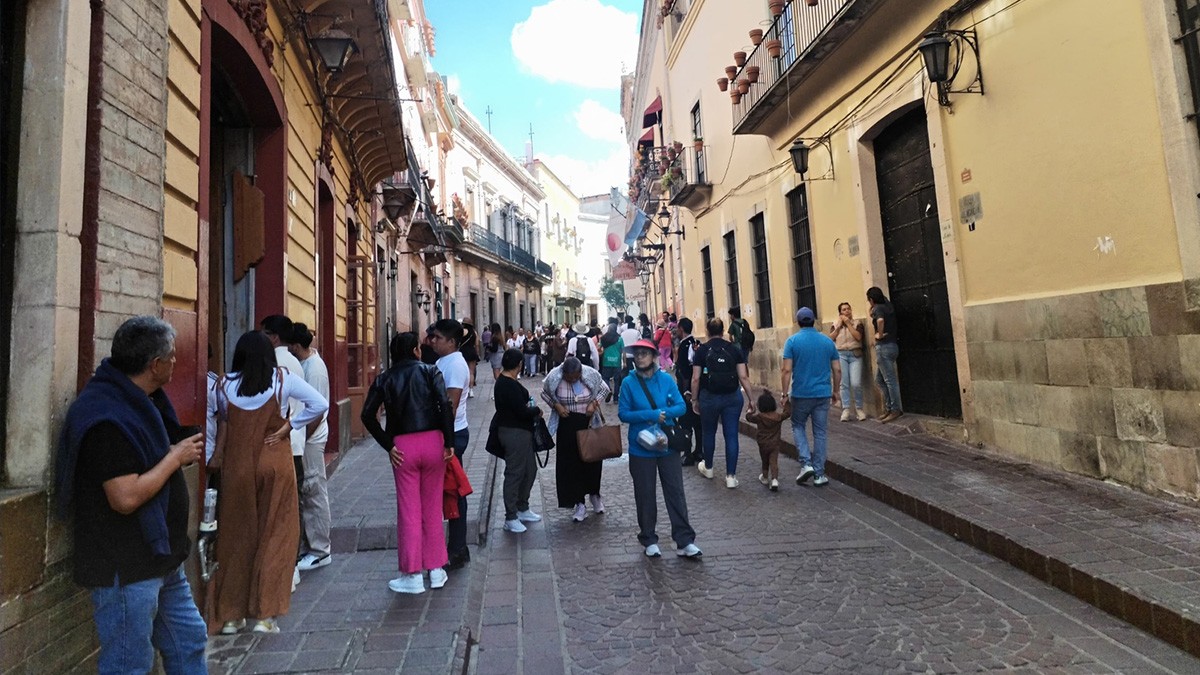 Sin multitudes, pero festivo, se despide el FIC