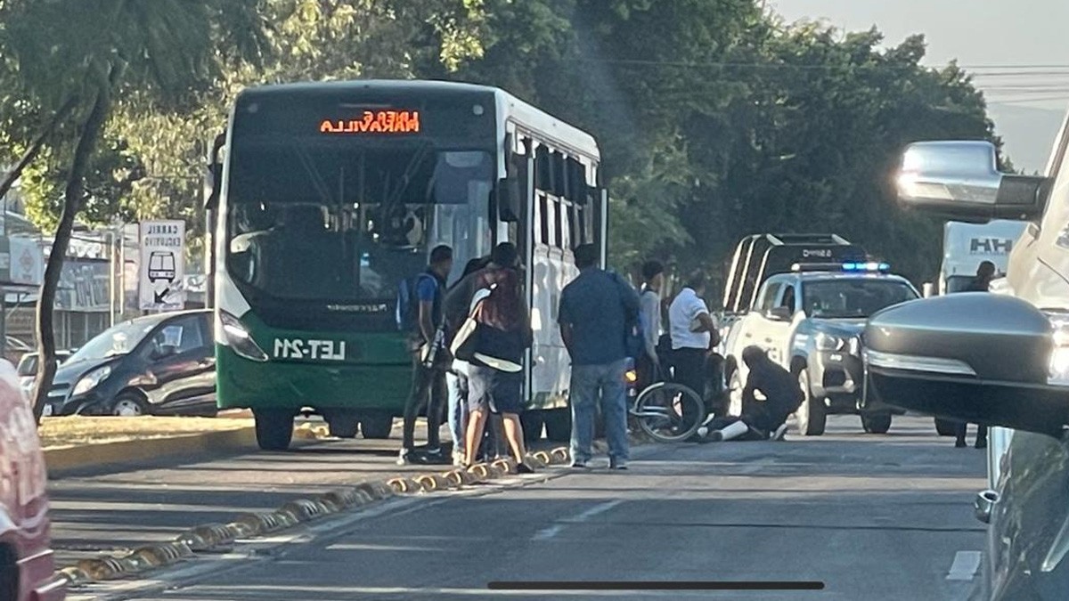 Oruga atropella a ciclista sobre el bulevar Francisco Villa