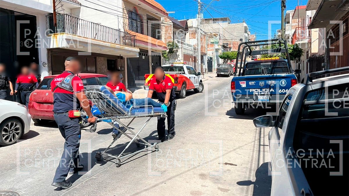 Elevador de una fábrica de champús cae desde un tercer piso y lesiona a dos personas