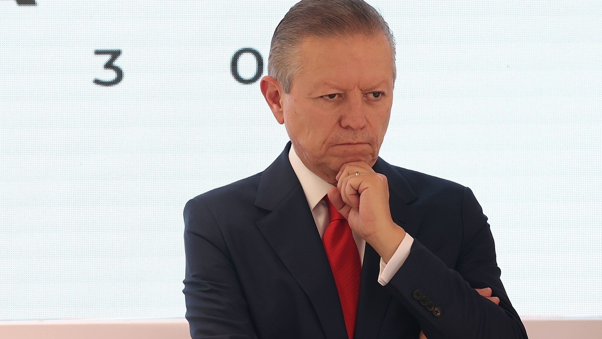 Queda Arturo Zaldívar de juez y parte