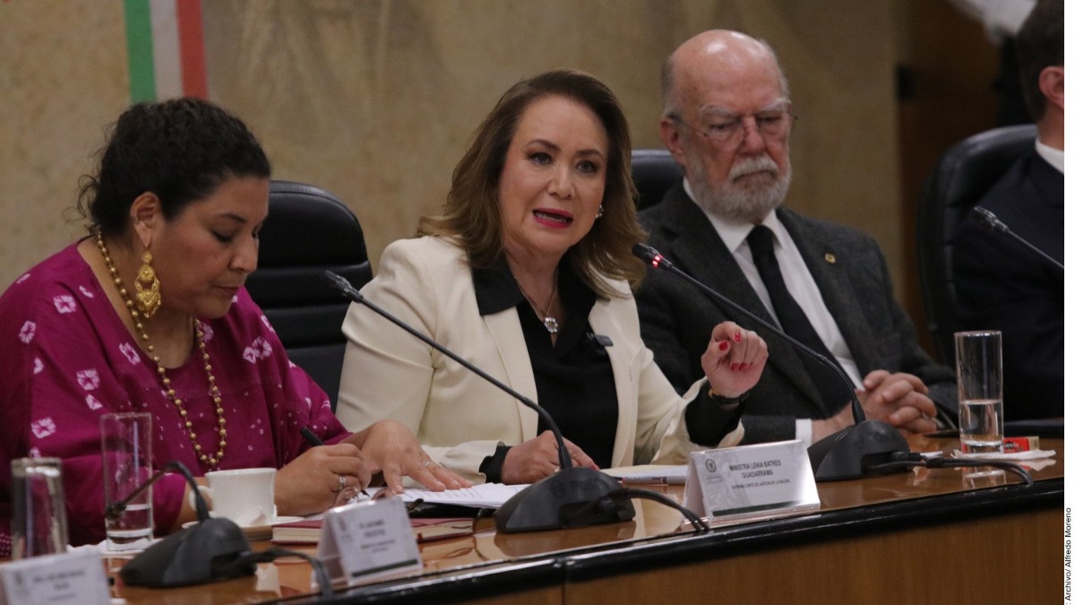 Advierten ministros crisis constitucional