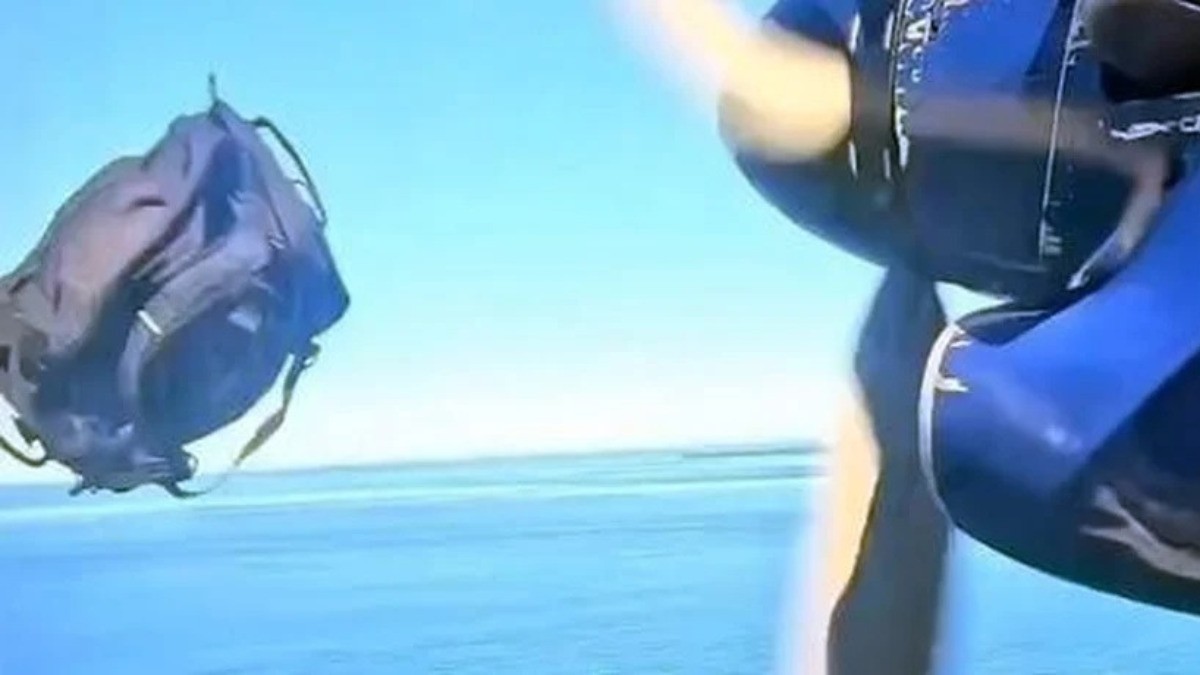 VIDEO ¡Susto en el aire! Mochila golpea el motor de un avión y casi provoca una tragedia