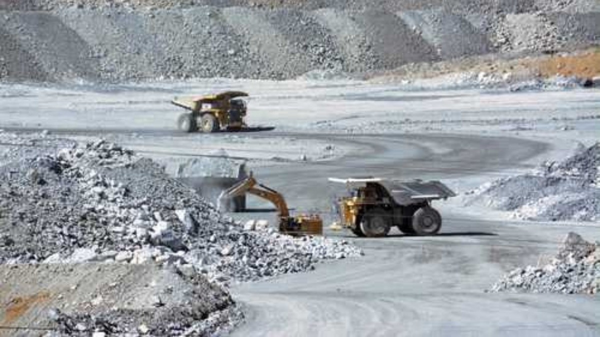 ¡De película! Comando atraca camiones mineros y roba 200 toneladas de oro, plata y cobre