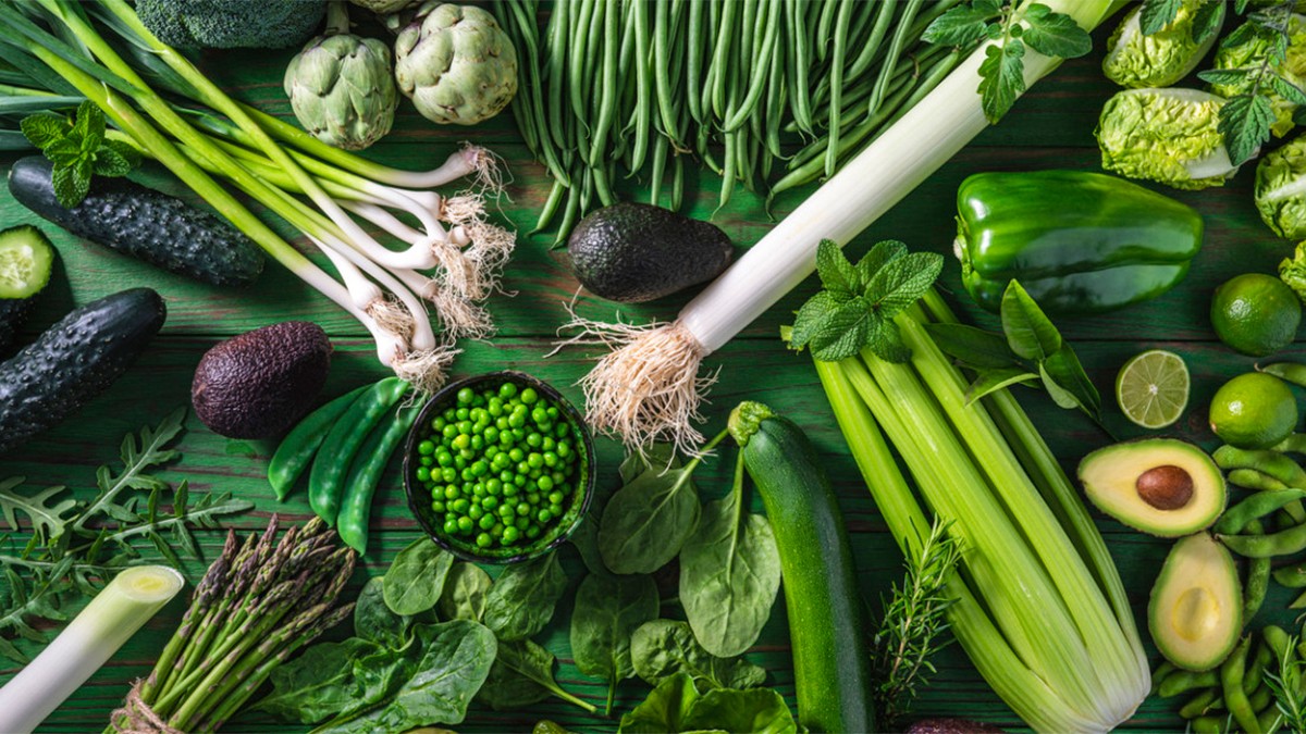 El consumo regular de esta versátil verdura beneficia tu corazón, ojos y huesos