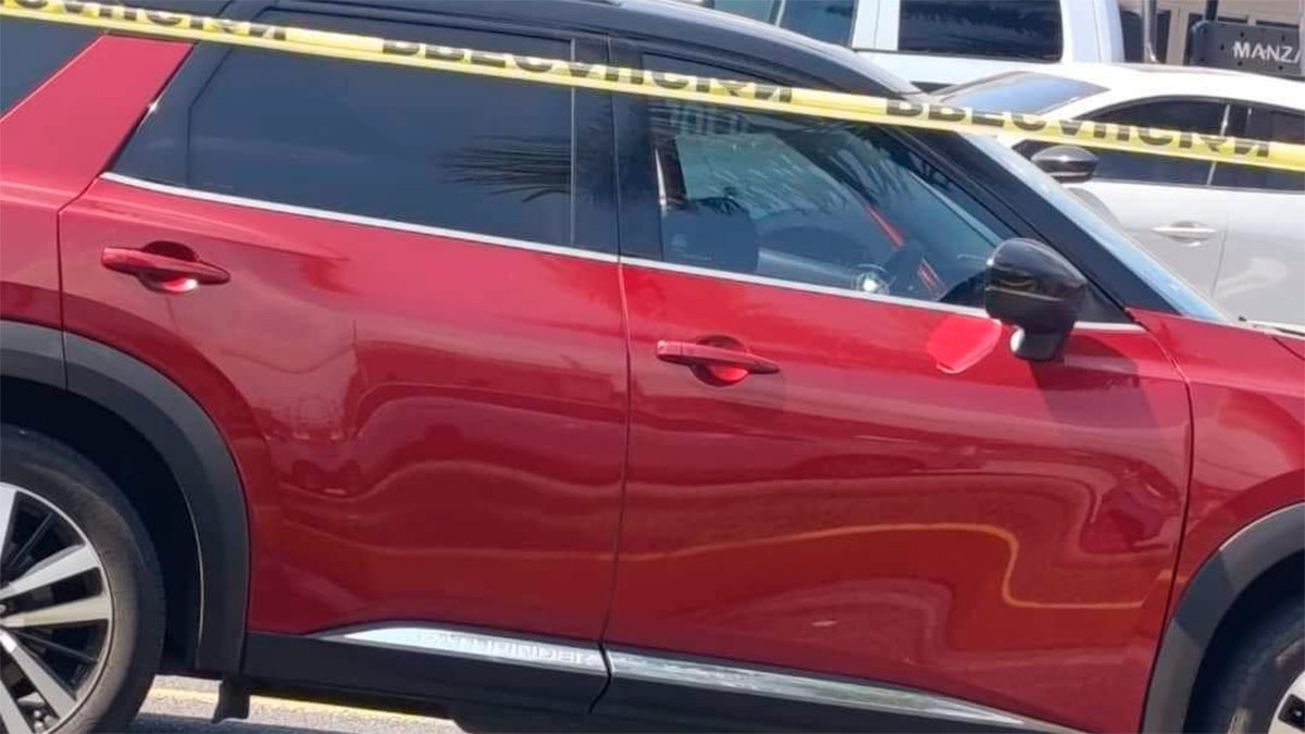 Asesinan a contralmirante de la Marina cuando viajaba en su camioneta a plena luz del día