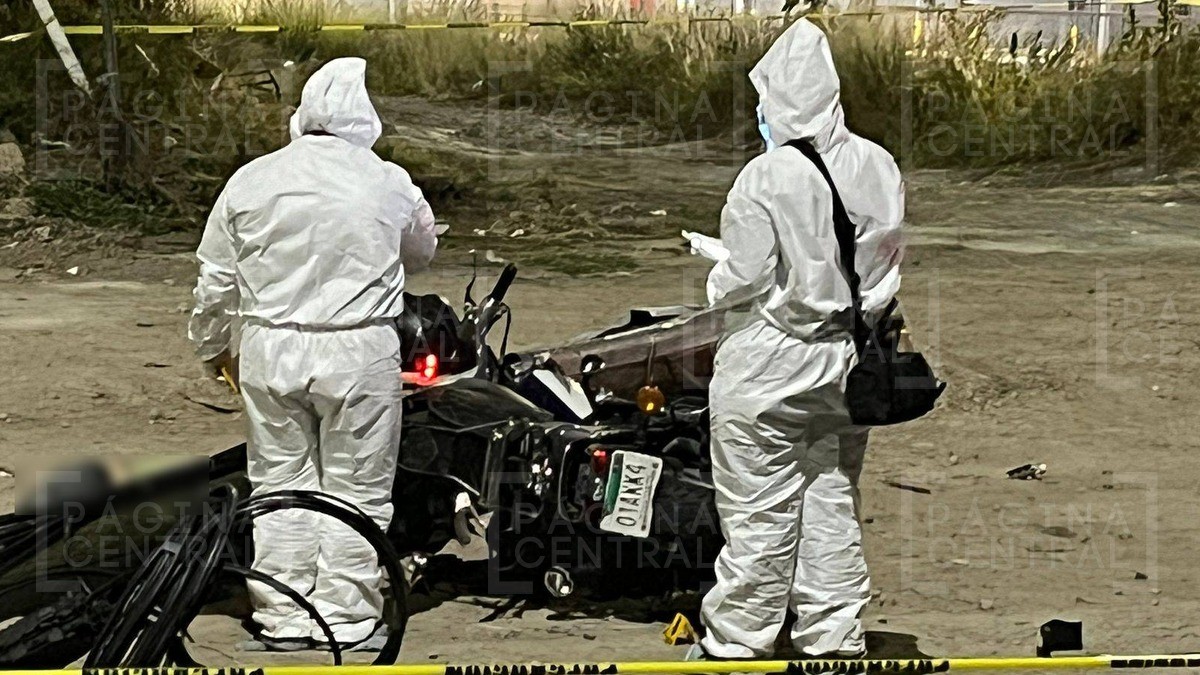 Motociclista muere tras chocar contra un poste en el Libramiento Morelos