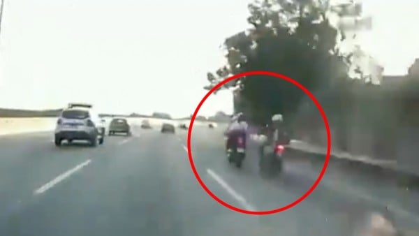 VIDEO Motociclistas echaban 'carreritas' en la carretera, hasta que uno se accidenta