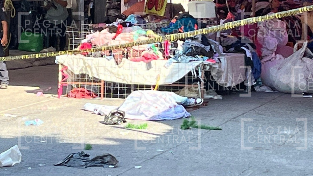 ¡A balazos! Hombres se enfrentan en placita de San Juan Bosco; uno muere y balean a niña