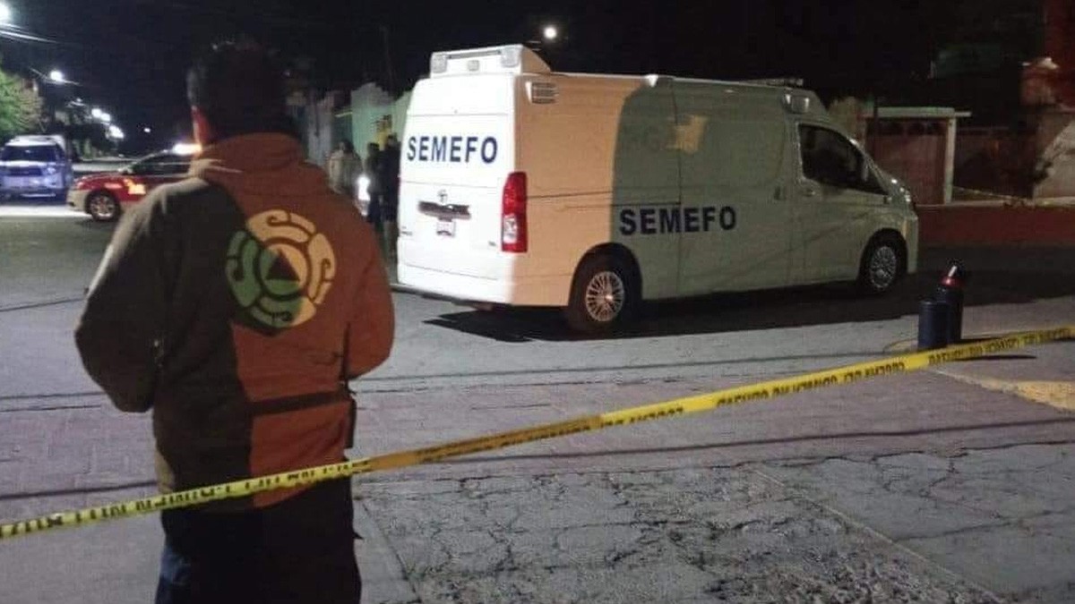 Hombre ve a su expareja con su nuevo novio y los atropella a los dos; ella murió