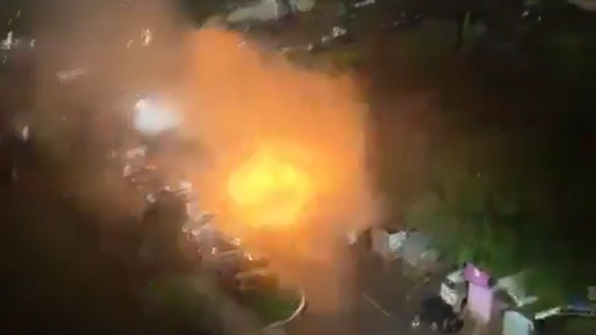 VIDEO Hombre intenta explotar edificio de la Suprema Corte, pero pierde la vida