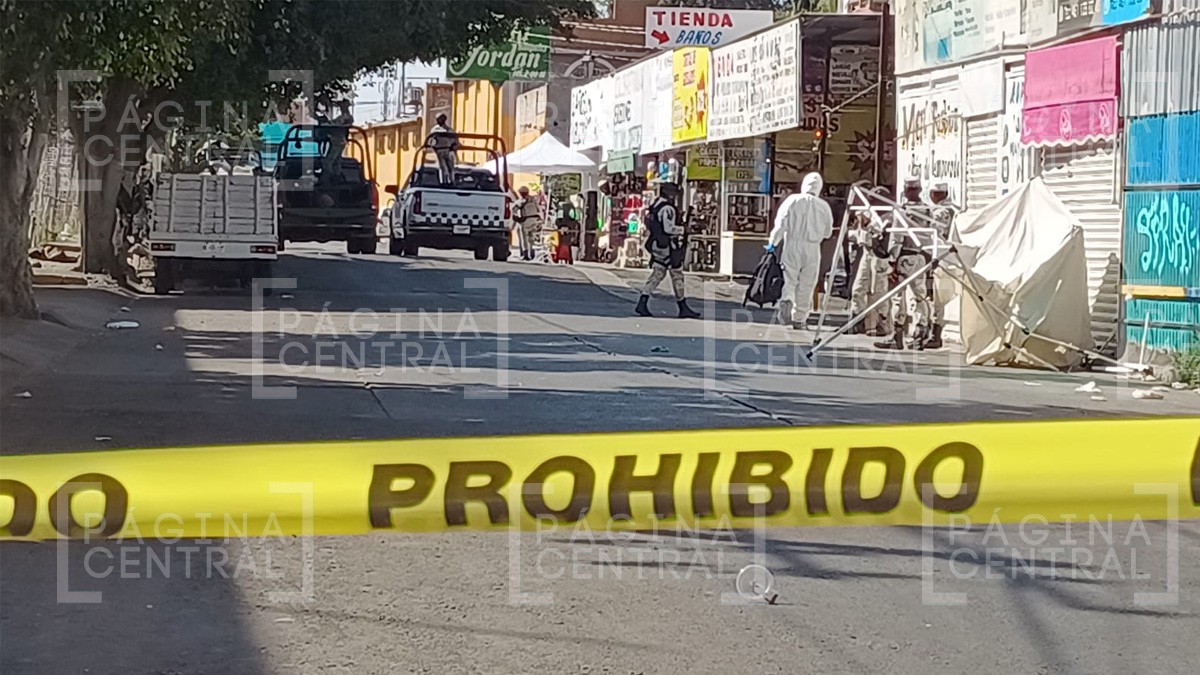 Balean a 'viene, viene' afuera de una plaza comercial; es el tercer ataque en dos meses