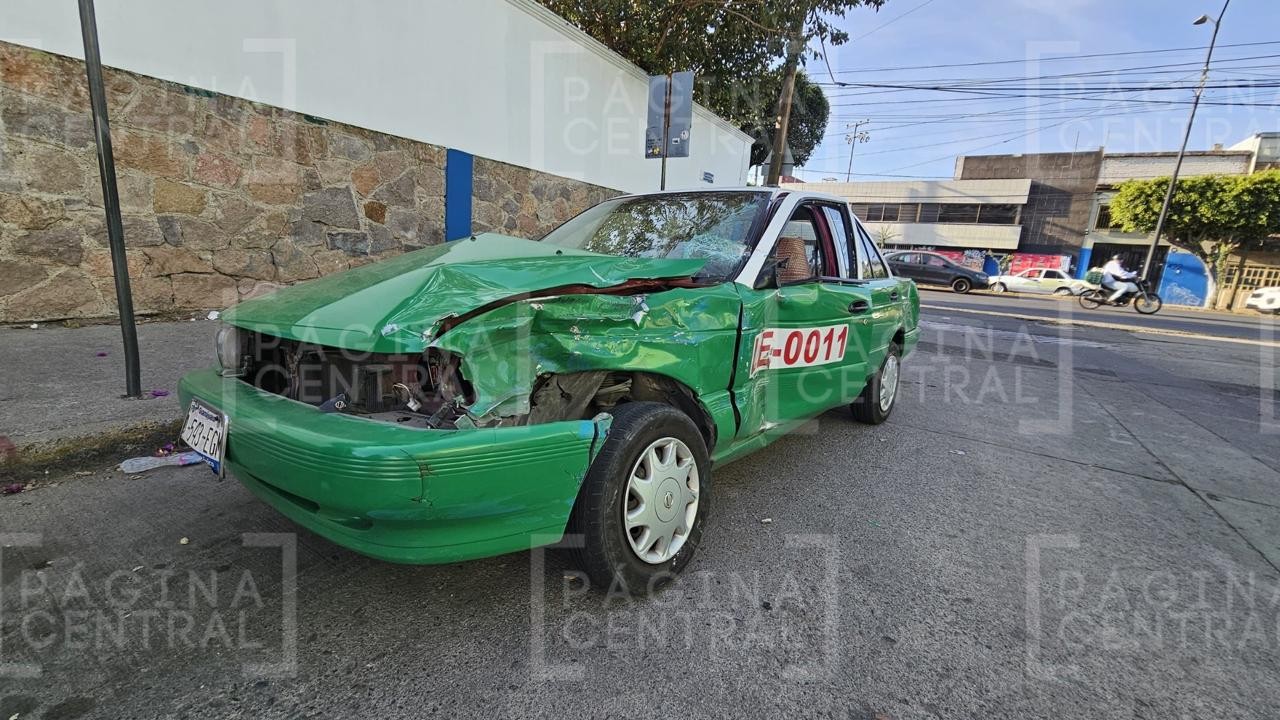 'Centímetros más a la puerta y me mata': Taxista sobrevive tras ser chocado por un camión
