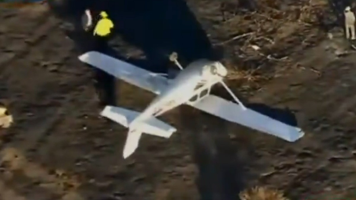 ¡De película! Motor de avioneta falla y aeronave termina de cabeza y sin ningún herido