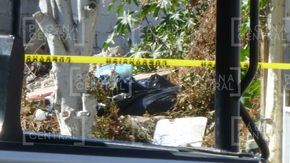 Vecinos caminaban por Piletas y encontraron un cuerpo embolsado en un baldío