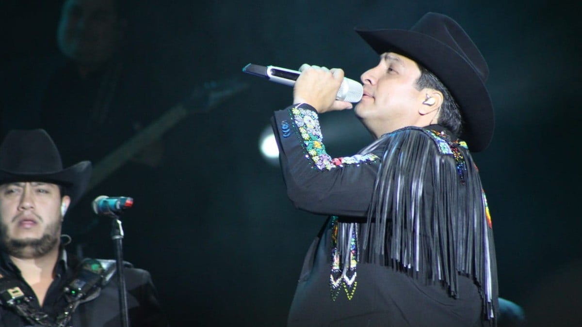 Julión Álvarez cierra con broche de oro las Noches Mágicas del Festival del Globo 2024