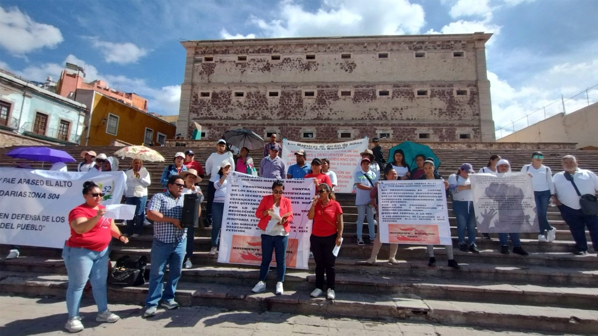 Maestros de Guanajuato se manifiestan nuevamente por ISR; piden diálogo con Libia Dennise