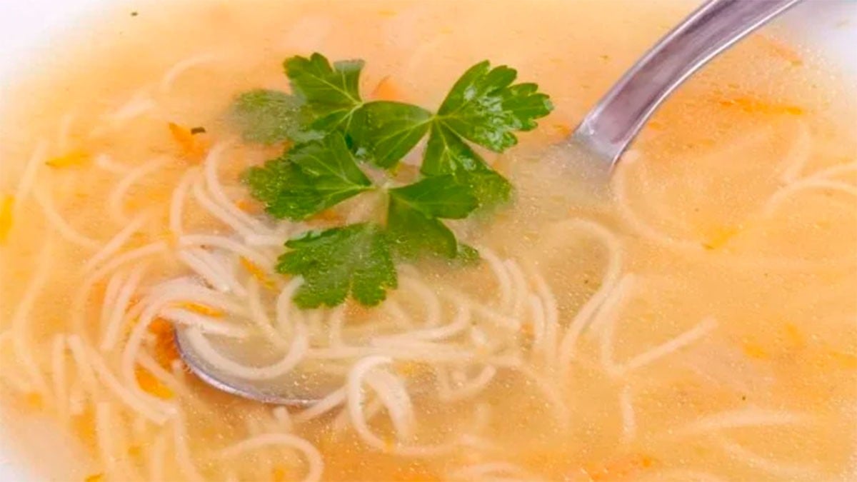 ¿Qué contienen las sopas de sobre y qué tan nutritivas son realmente?