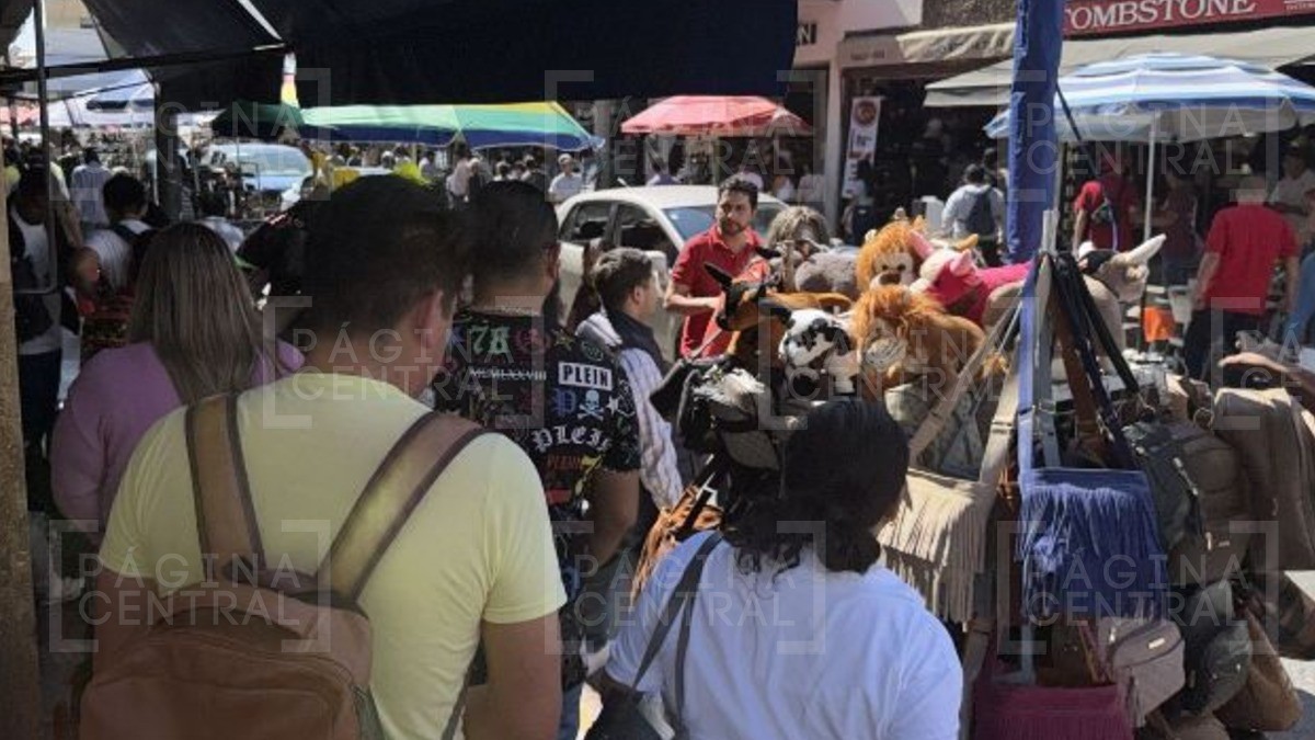 ¡Hacen su agosto! Comerciantes de Zona Piel tienen uno de sus mejores fines de semana