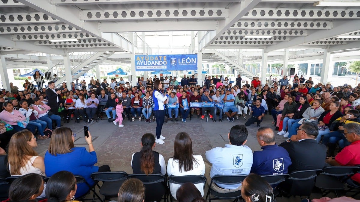 Mil leoneses aprendieron un oficio con Ayúdate Ayudando ¡y recibieron una paga!