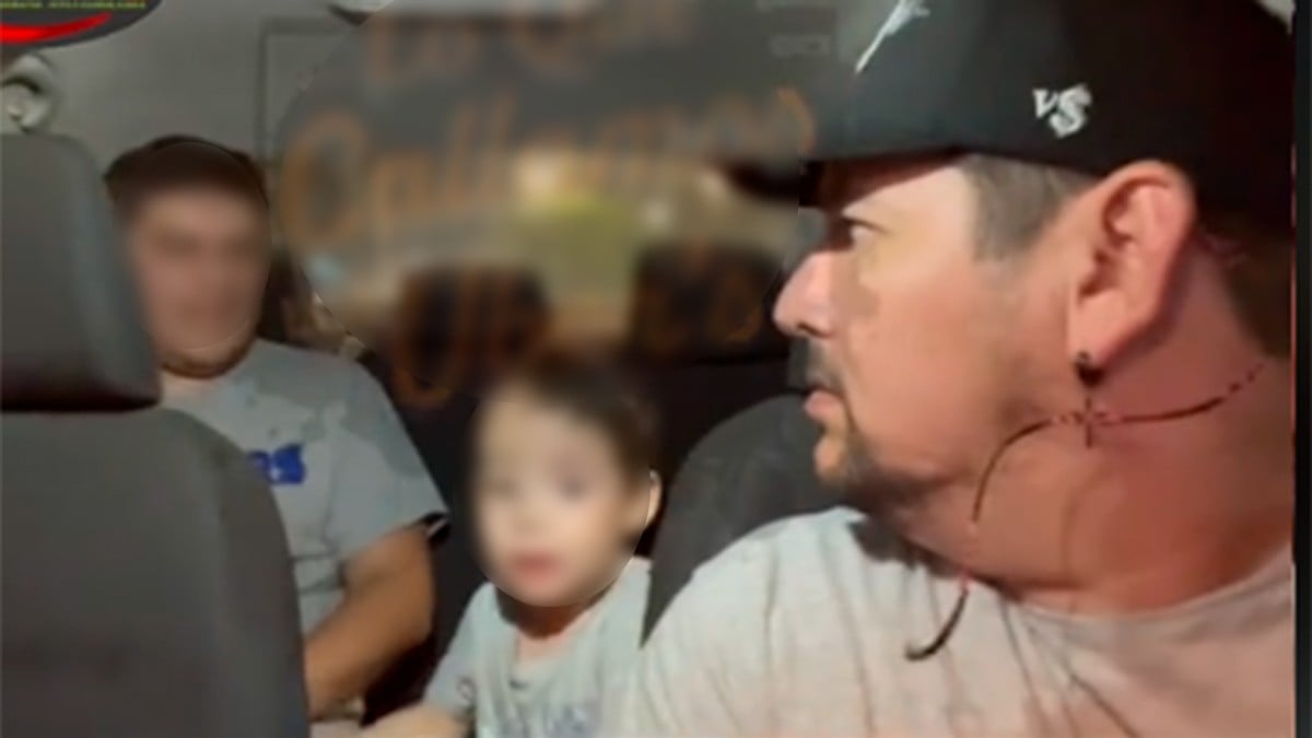 VIDEO Mamá olvida a su bebé en un taxi ejecutivo y llama al chofer para recuperarlo