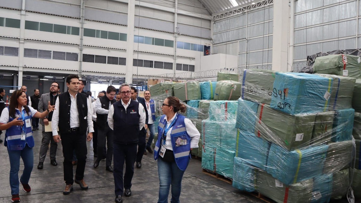 SAT y Aduanas refuerzan coordinación para reducir evasión fiscal y combatir la corrupción