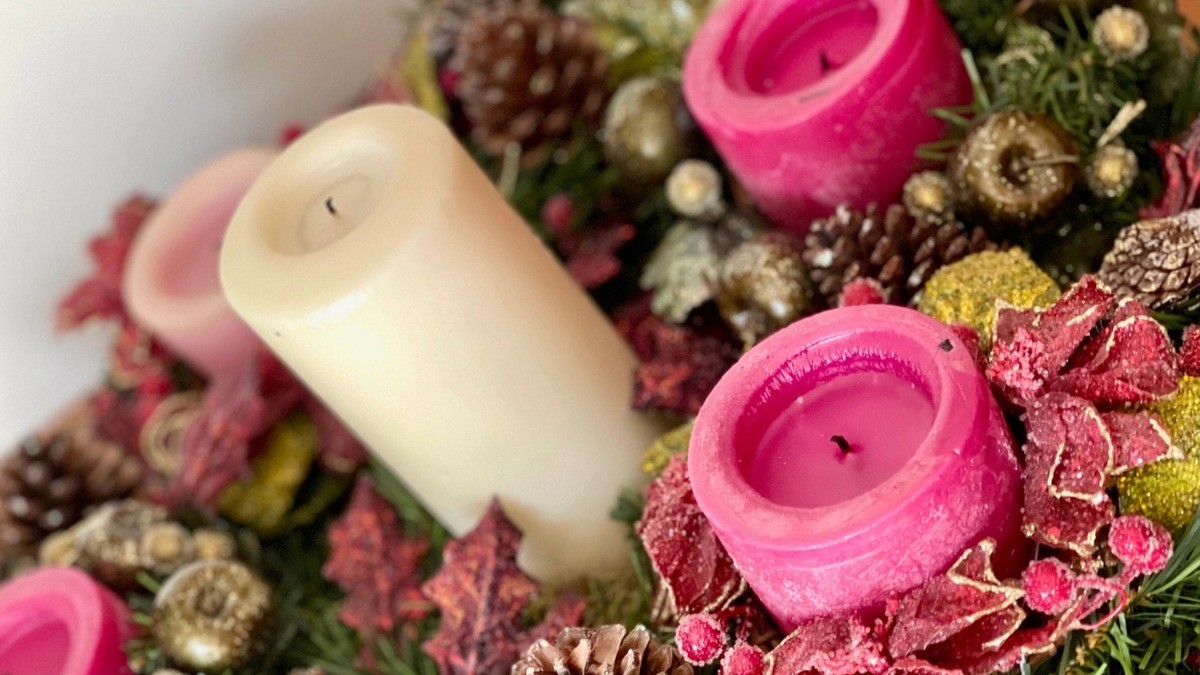 ¿Sabes el significado de la Corona de Adviento? Aquí te lo digo