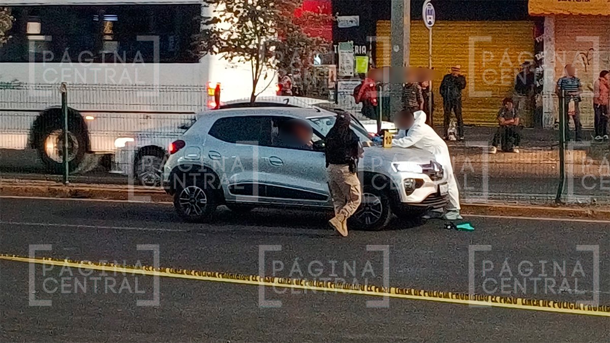 Asesinan a un hombre dentro de su camioneta frente a decenas de personas en pleno tráfico