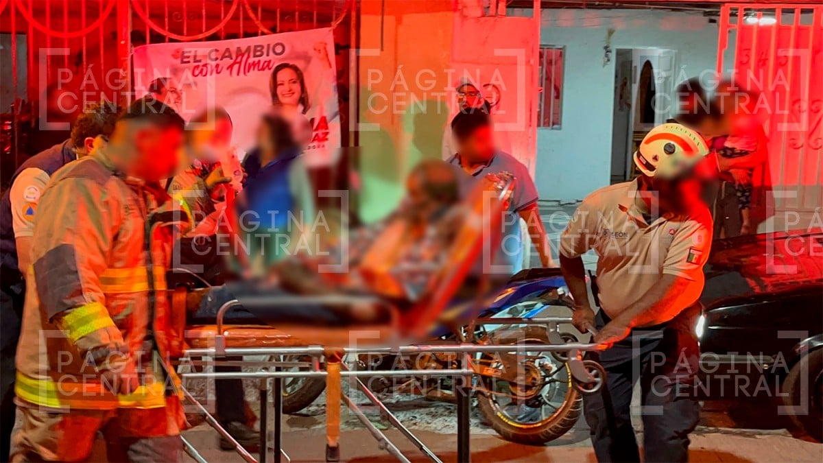 Explosión de motocicleta a mitad de la calle deja tres lesionados en la colonia Granada