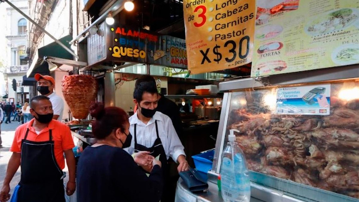 ¿Cuántos puestos de tacos y tortas hay en México? Inegi revela la sorprendente cifra