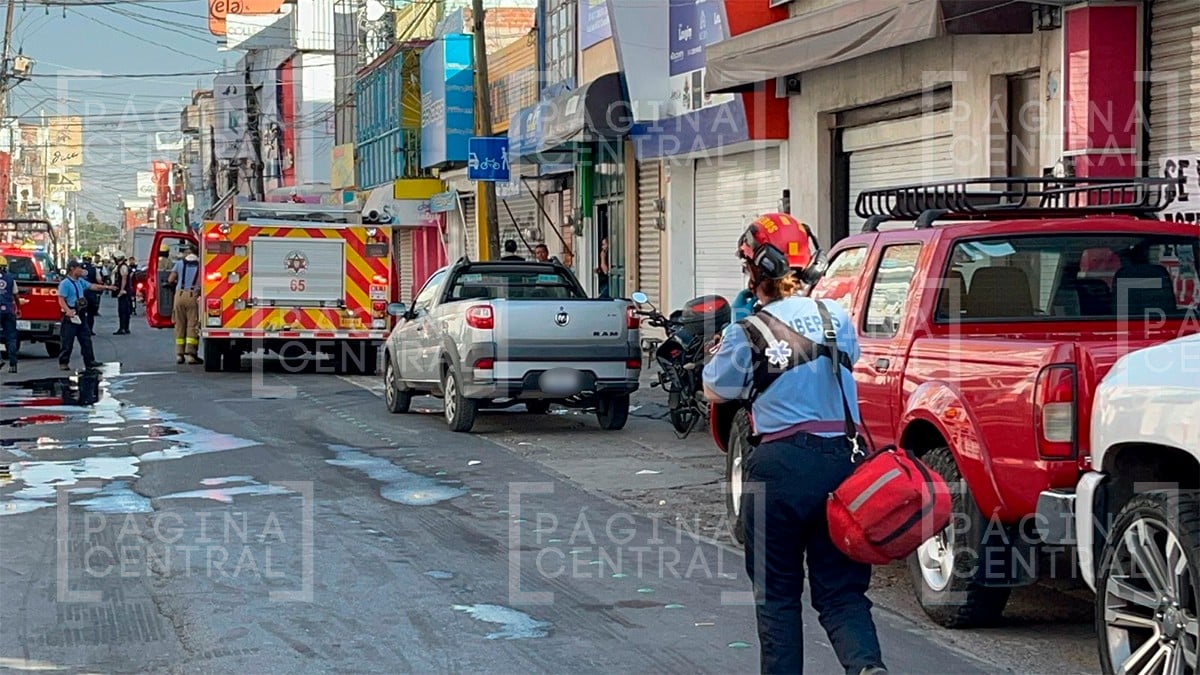 Se incendia taller de zapatos en El Coecillo; tres personas resultan lesionadas
