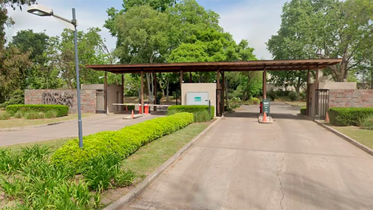 Joven asesina a su papá, deja heridas a su madre y hermana, y se dispara