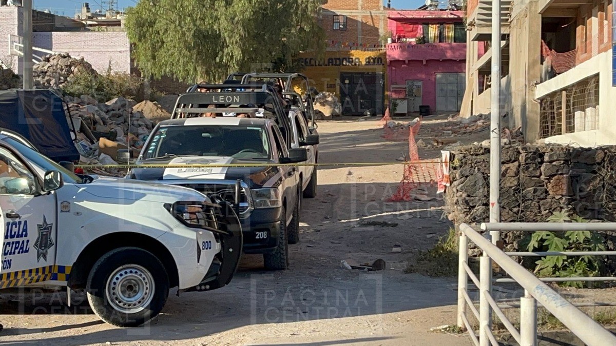 Bajan a hombre de un vehículo y le disparan en San José Obrero, va herido al hospital