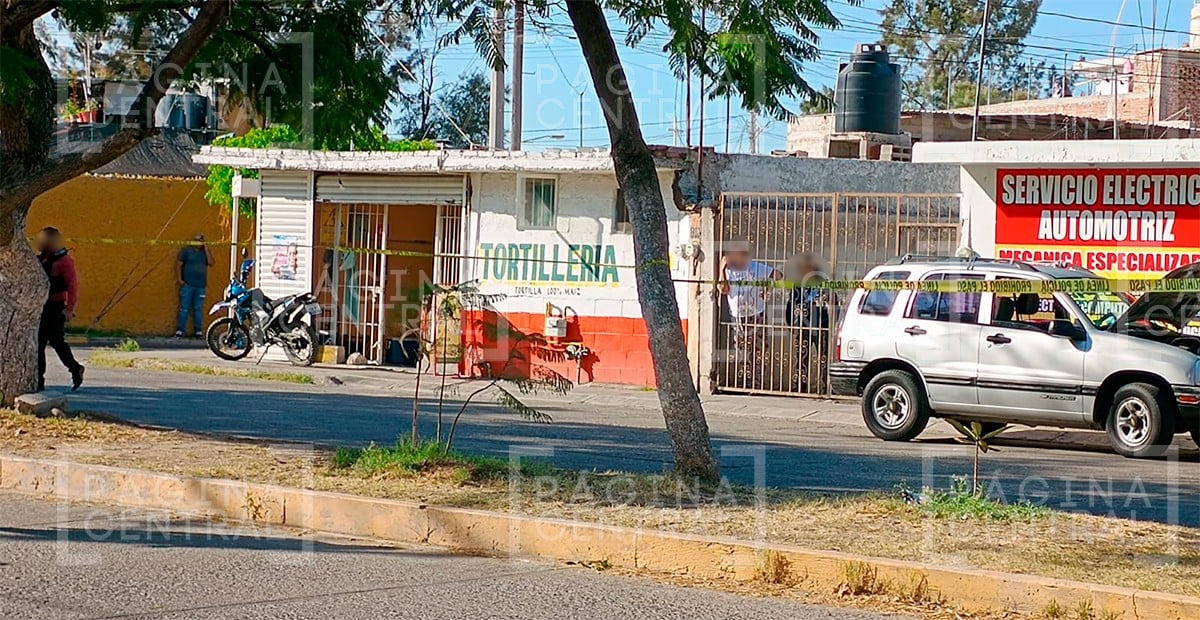 Asesinan a trabajador de tortillería y detienen a dos hombres armados durante operativo