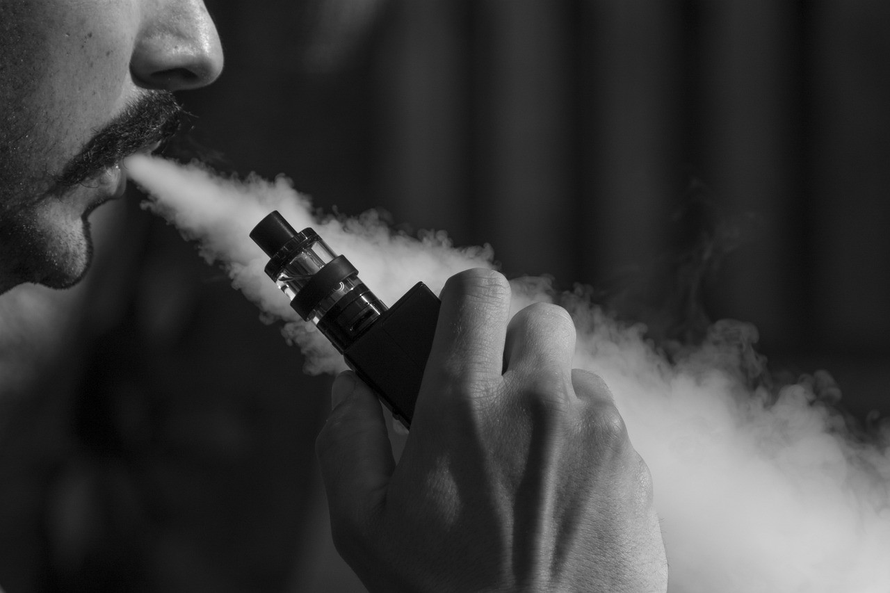 Avalan diputados reforma para prohibir uso de vapeadores y fentanilo
