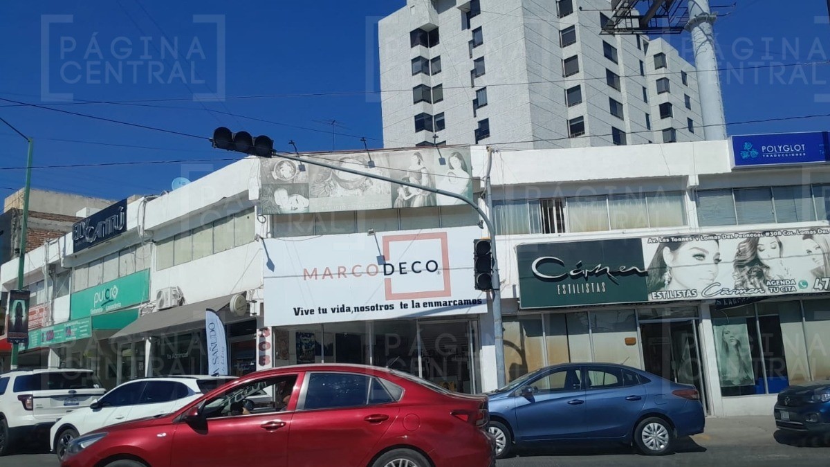 Instalación de semáforo en Las Torres y avenida León impactará a comerciantes