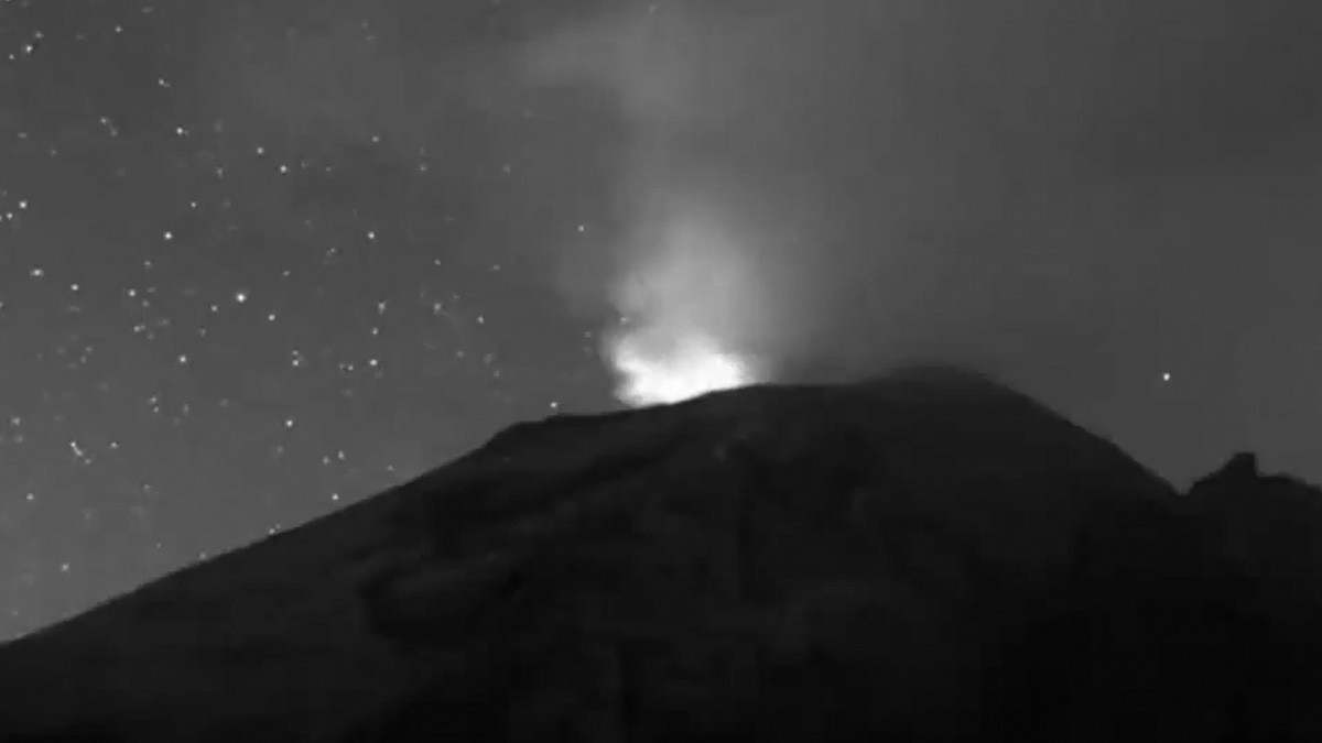 VIDEO Captan extraño OVNI triangular mientras escapa del Popocatépetl