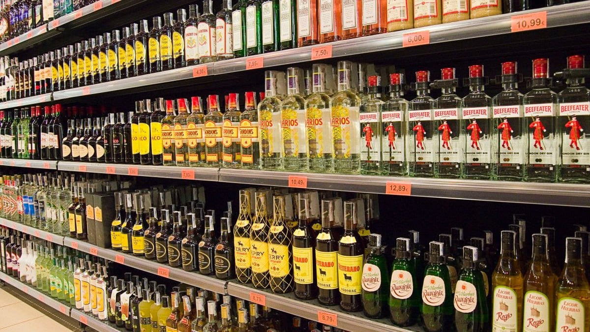 ¿Comprarás bebidas alcohólicas en diciembre? El SAT te recuerda verificar su autenticidad