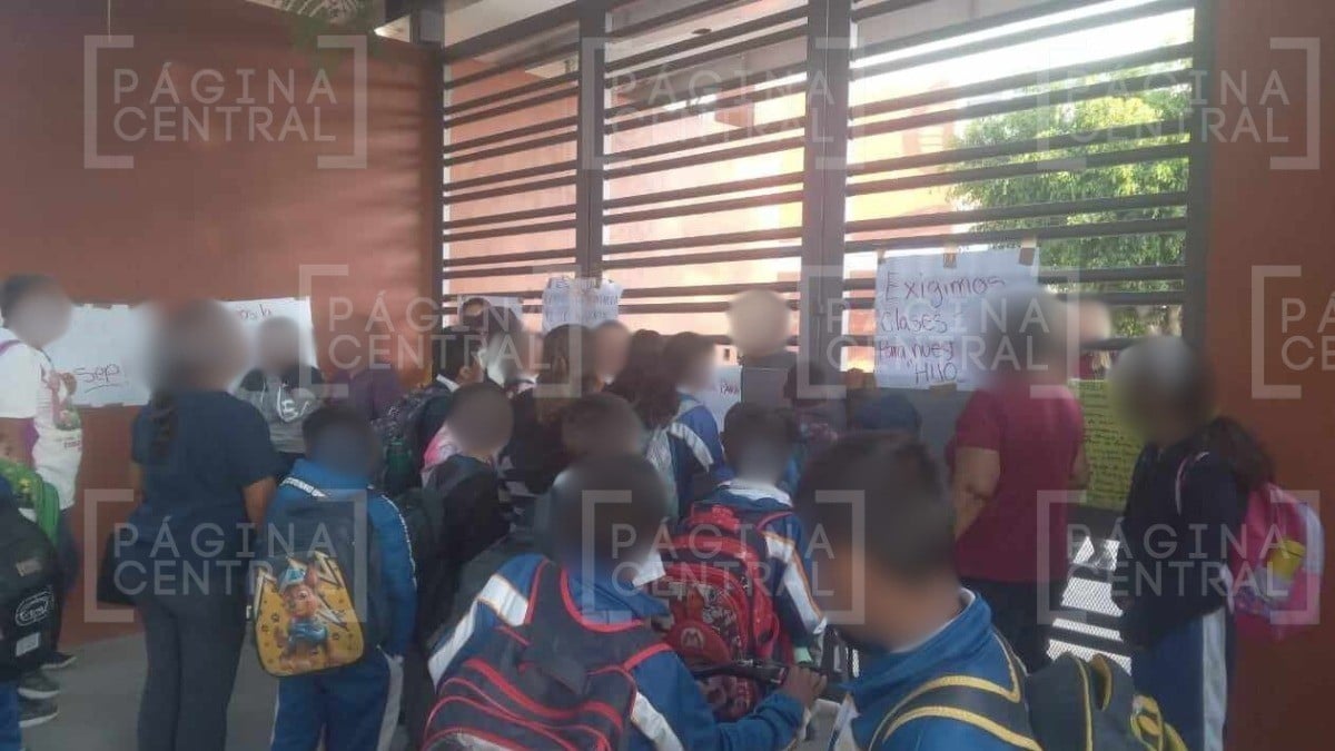 Alumno suspendido por presuntamente violentar aún no tiene escuela