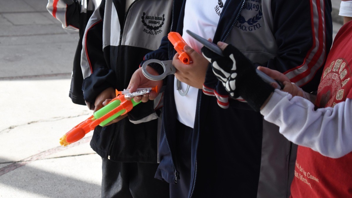 “Venimos a intercambiar juguetes malos“ Fomentan cultura de la no violencia en niños