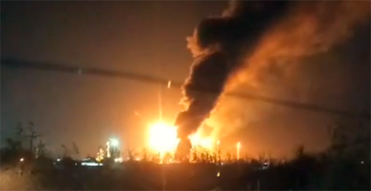 VIDEO Fuerte incendio en RIAMA causa alerta en Salamanca